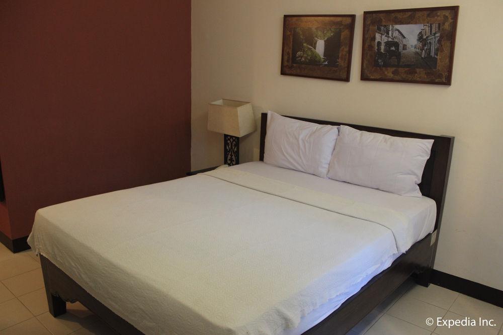 Ilocos Norte Hotel & Convention Center Laoag Ngoại thất bức ảnh