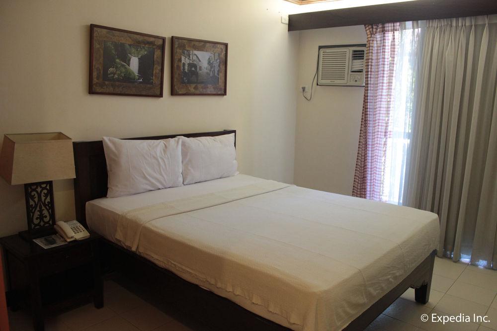 Ilocos Norte Hotel & Convention Center Laoag Ngoại thất bức ảnh