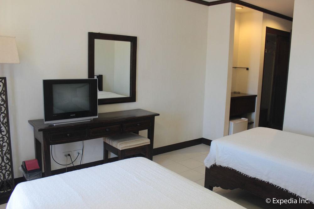 Ilocos Norte Hotel & Convention Center Laoag Ngoại thất bức ảnh