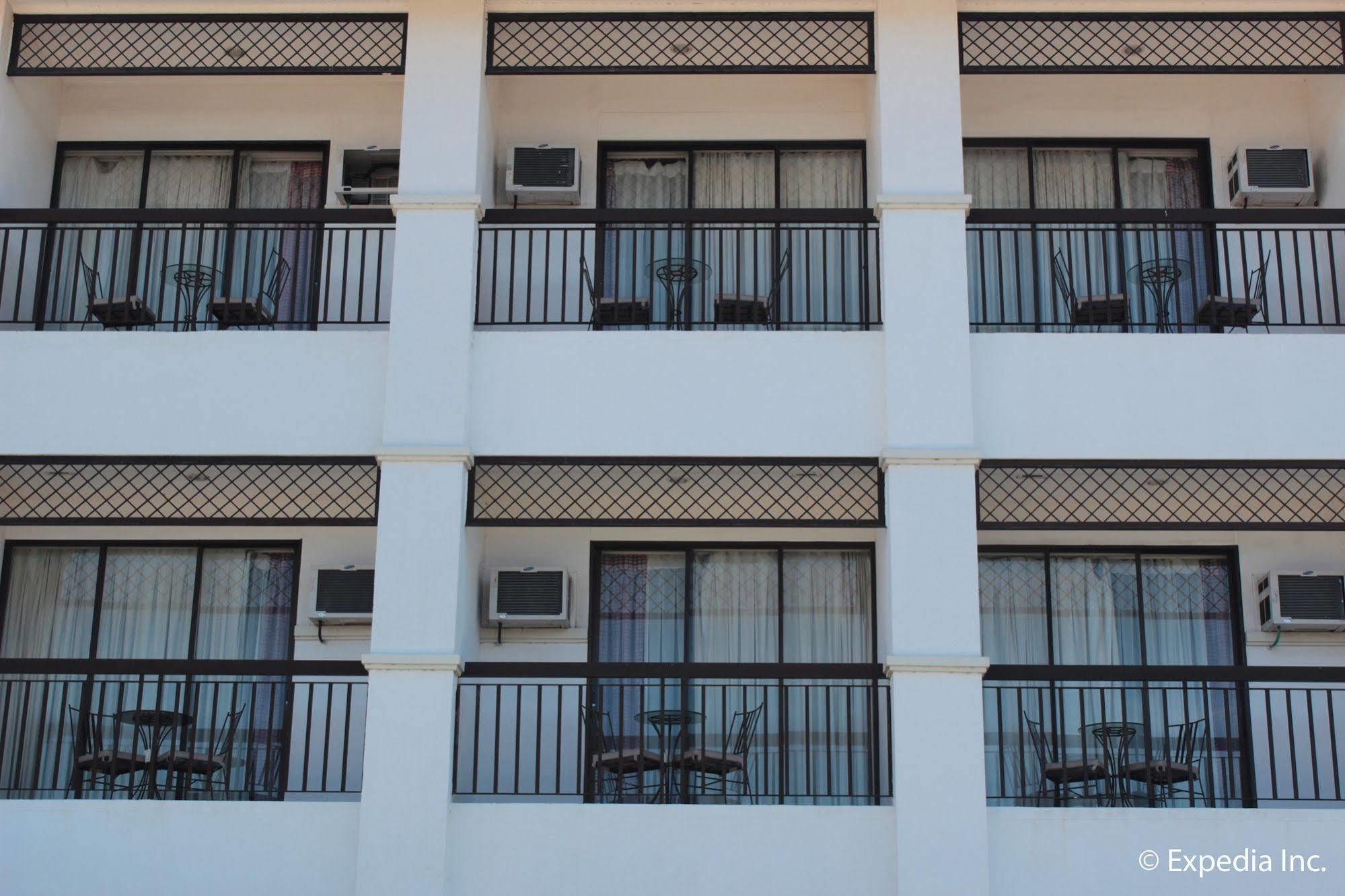Ilocos Norte Hotel & Convention Center Laoag Ngoại thất bức ảnh