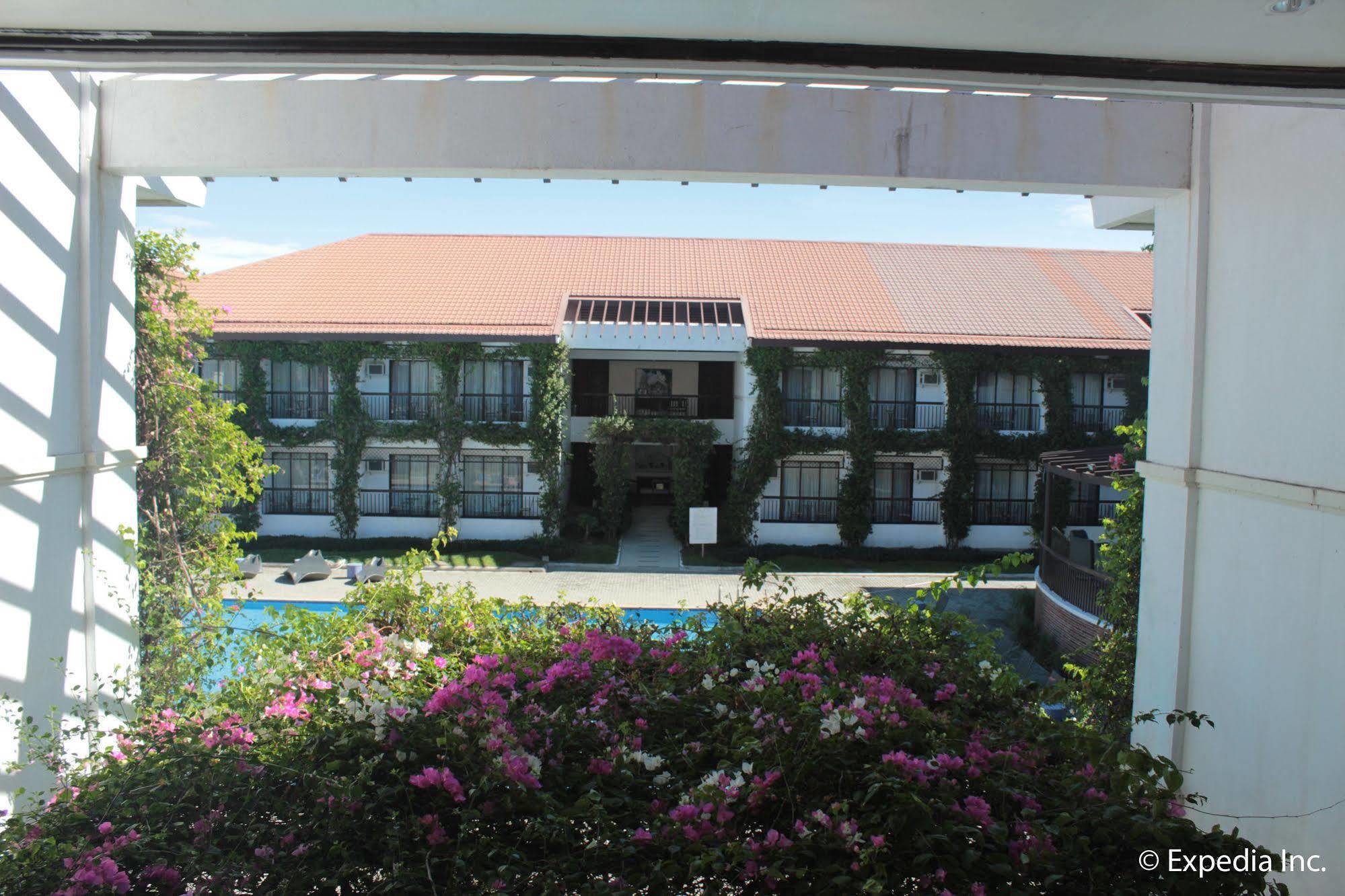 Ilocos Norte Hotel & Convention Center Laoag Ngoại thất bức ảnh