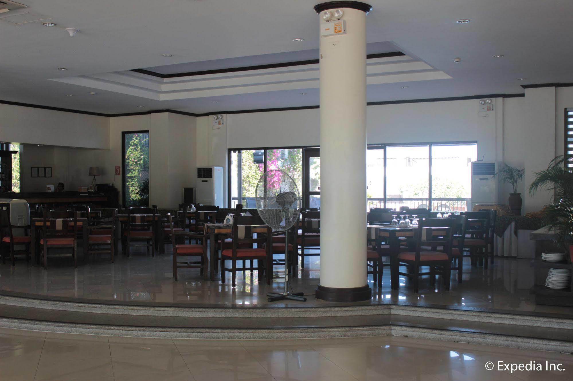 Ilocos Norte Hotel & Convention Center Laoag Ngoại thất bức ảnh
