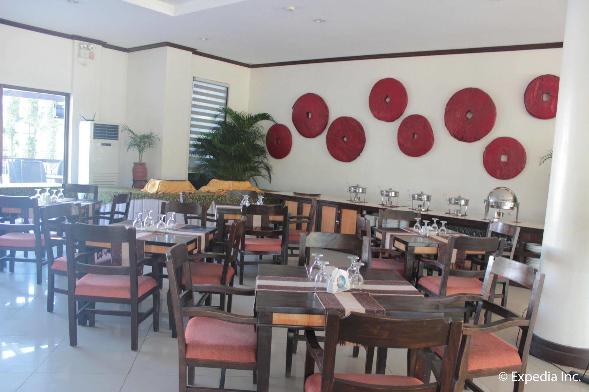 Ilocos Norte Hotel & Convention Center Laoag Ngoại thất bức ảnh