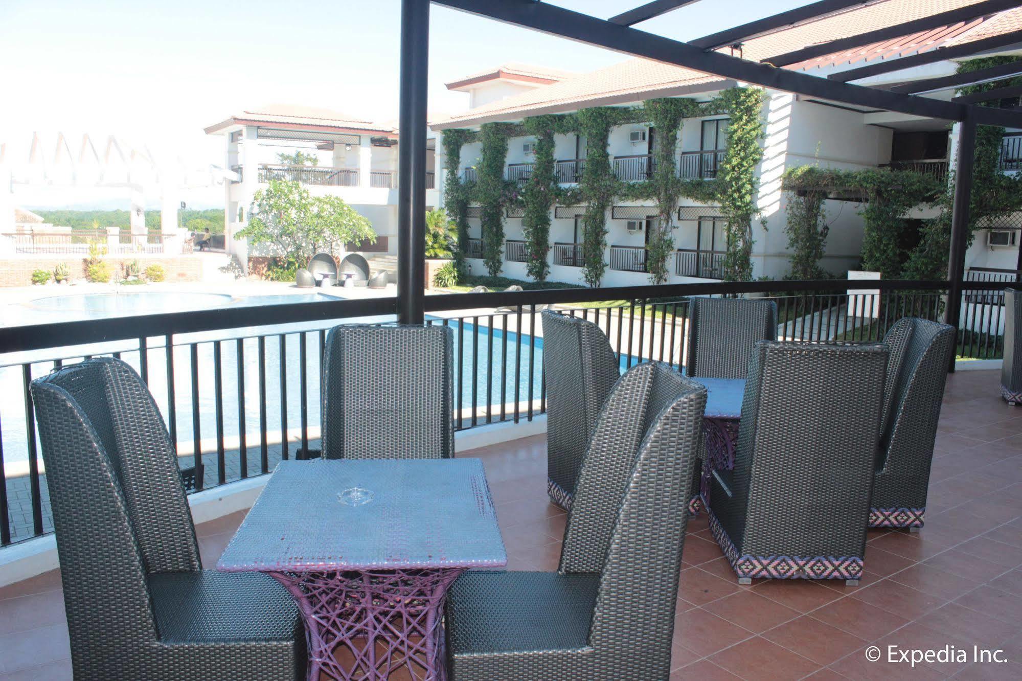 Ilocos Norte Hotel & Convention Center Laoag Ngoại thất bức ảnh