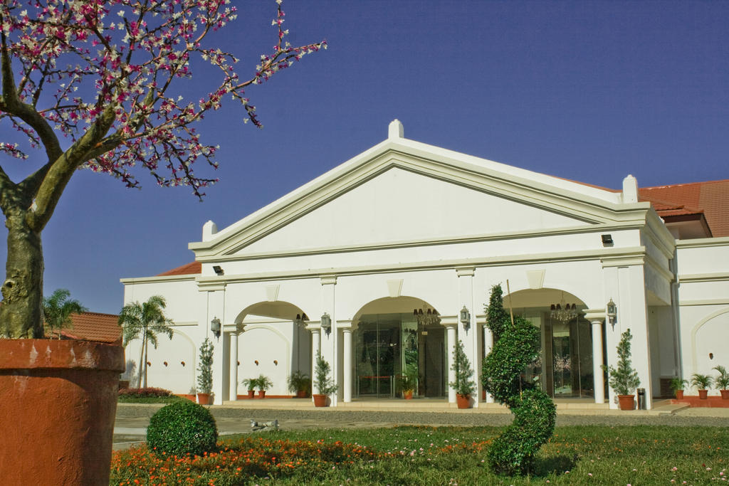 Ilocos Norte Hotel & Convention Center Laoag Ngoại thất bức ảnh