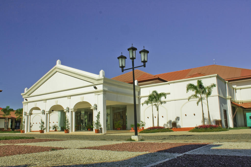 Ilocos Norte Hotel & Convention Center Laoag Ngoại thất bức ảnh