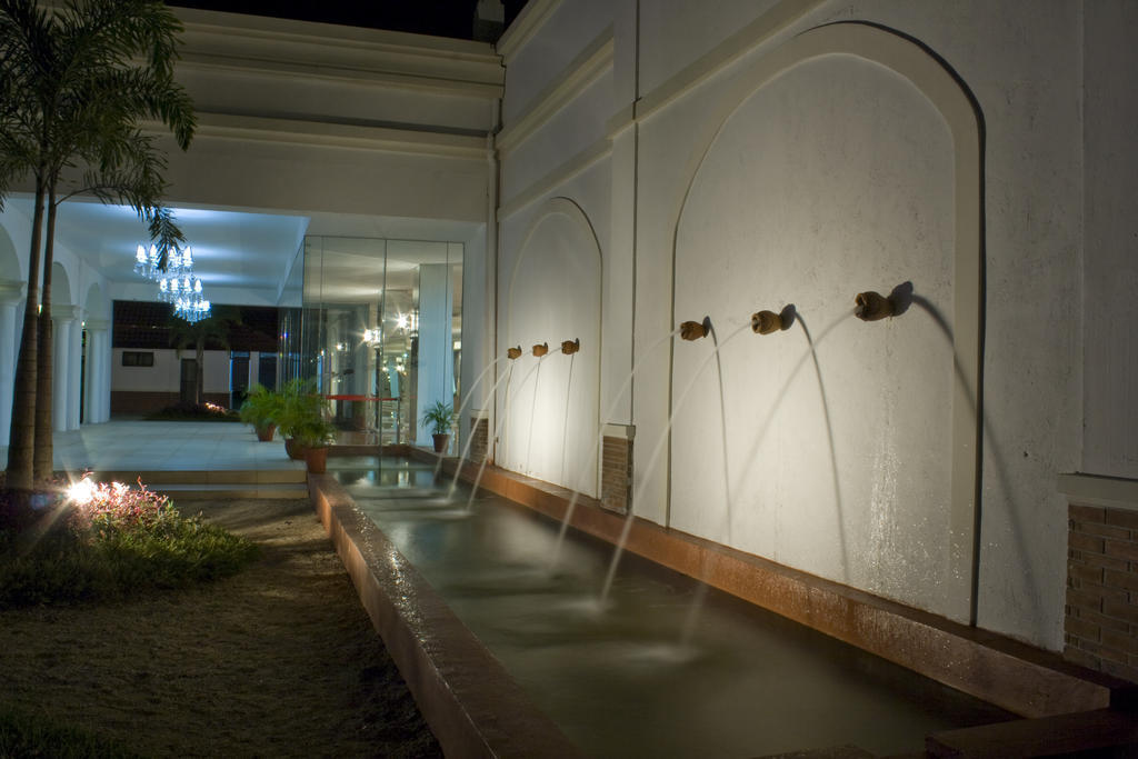 Ilocos Norte Hotel & Convention Center Laoag Ngoại thất bức ảnh