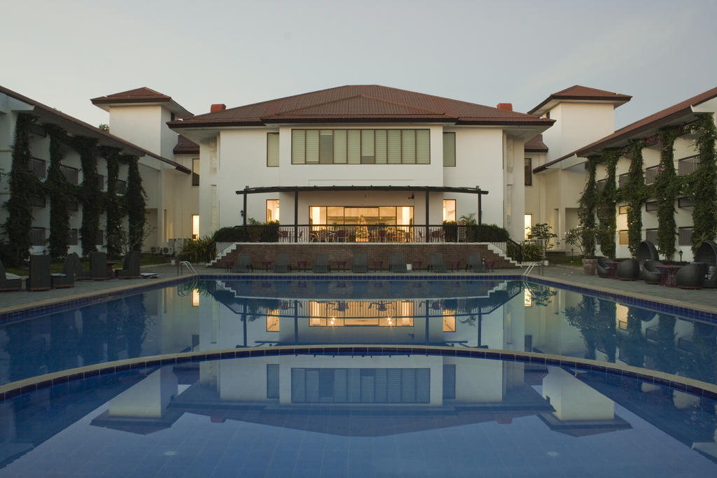 Ilocos Norte Hotel & Convention Center Laoag Ngoại thất bức ảnh